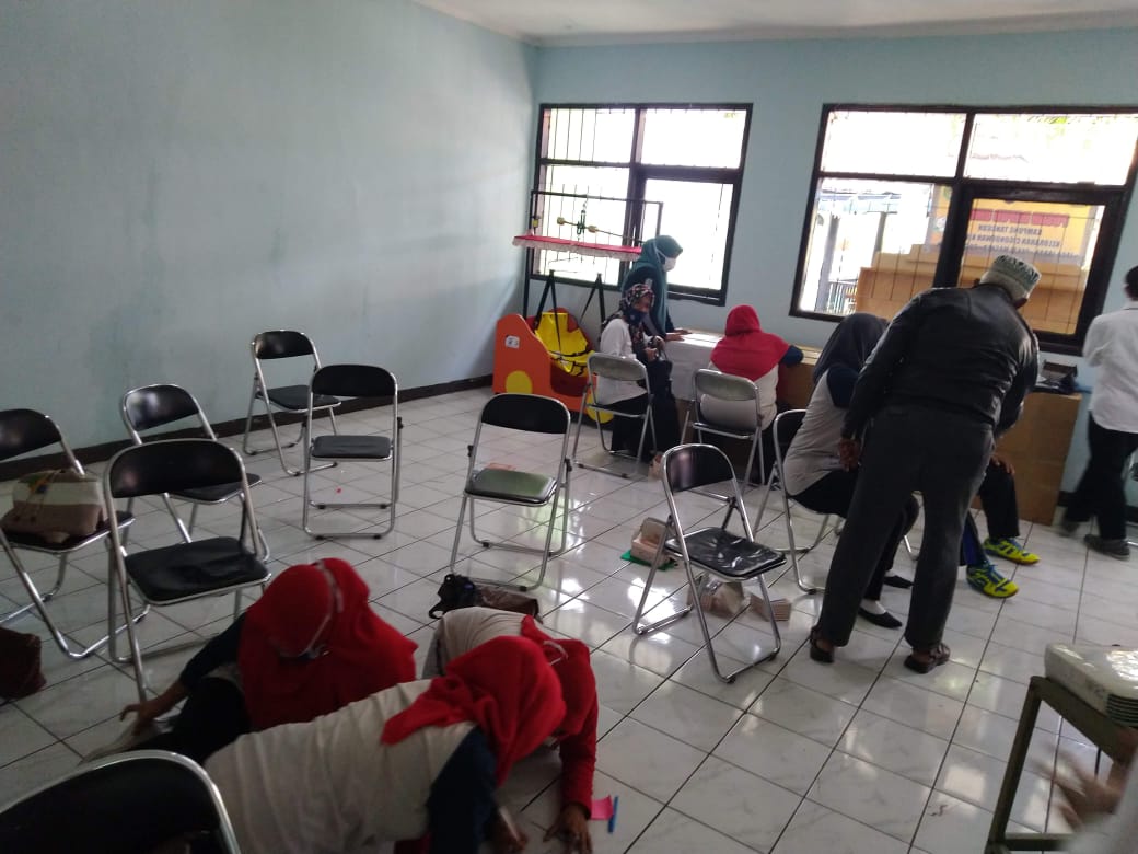 Mulai dari Dicap Aneh hingga Antisosial, Ini Suka-duka Ibu-ibu yang Menjadi Relawan Penghadang Pandemi