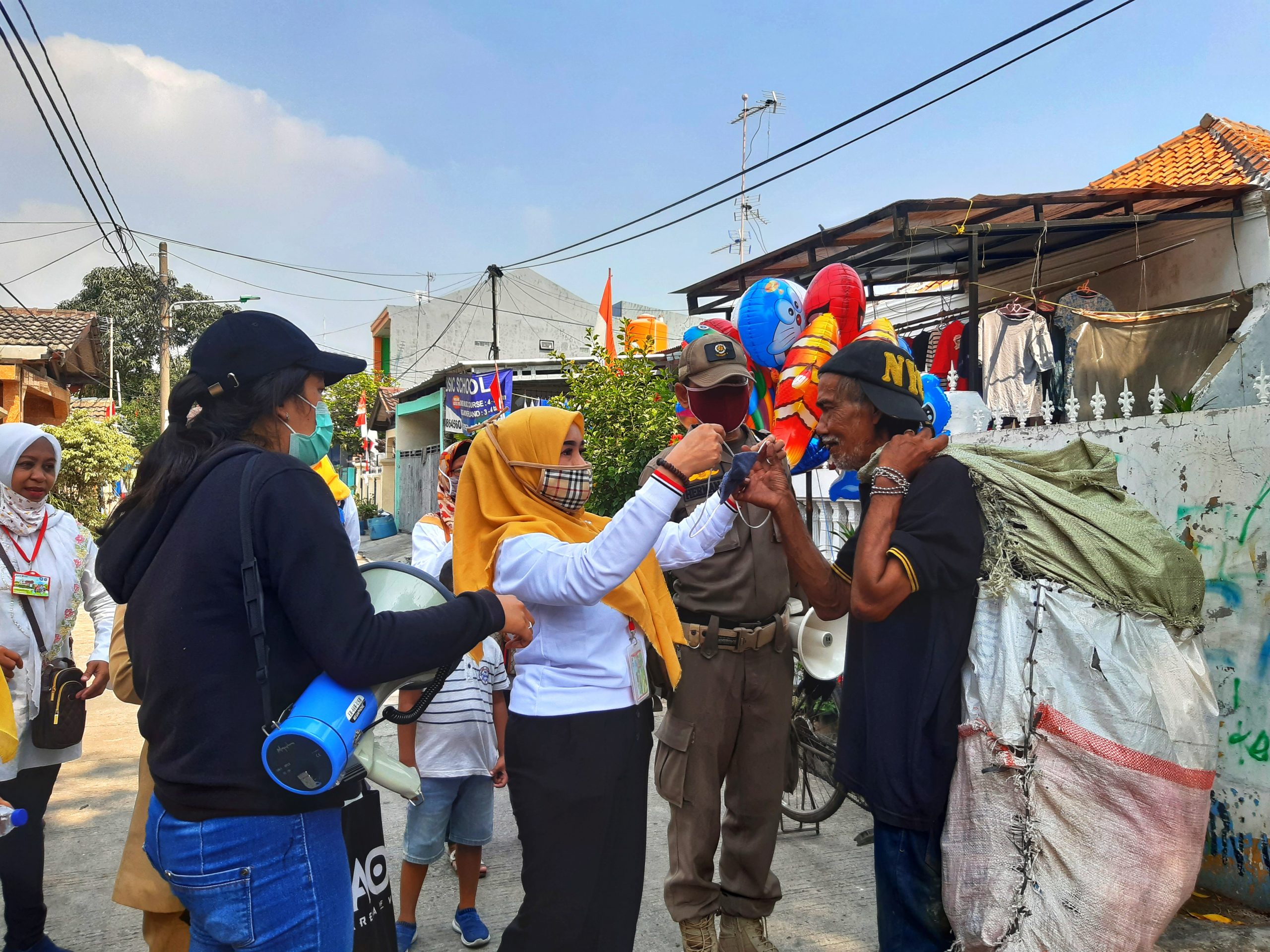 Meski Kerap Diragukan, Kami Melakukan Patroli Masker di Kecamatan Tanjung Priok Bersama Kader Kesehatan Setempat